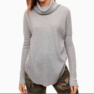 Aritzia TNA Thermal Cowlneck thermal Longsleeve grey medium
